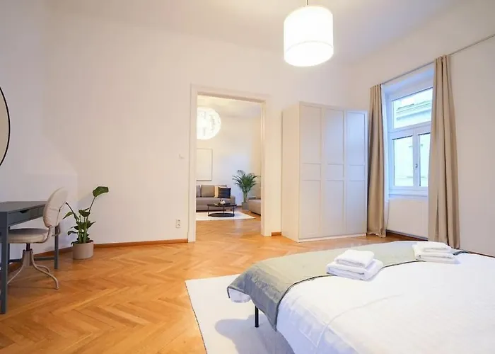 Biedermaier Charm In Moedling